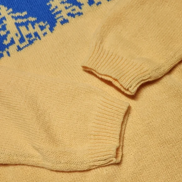 Vintage Blue and Yellow Women's Crewneck Sweater - Picture 3 of 13